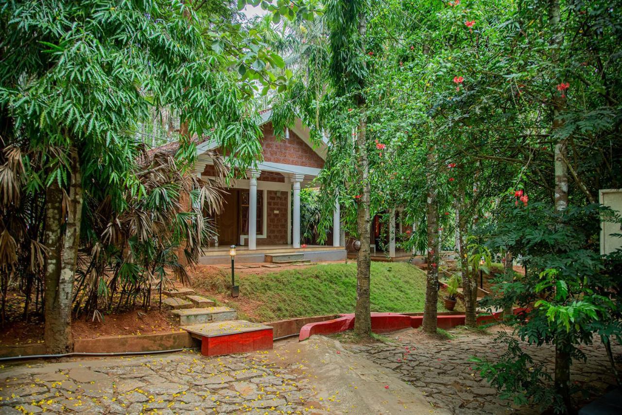Orchid Trails Resort Sultan Bathery Exterior foto